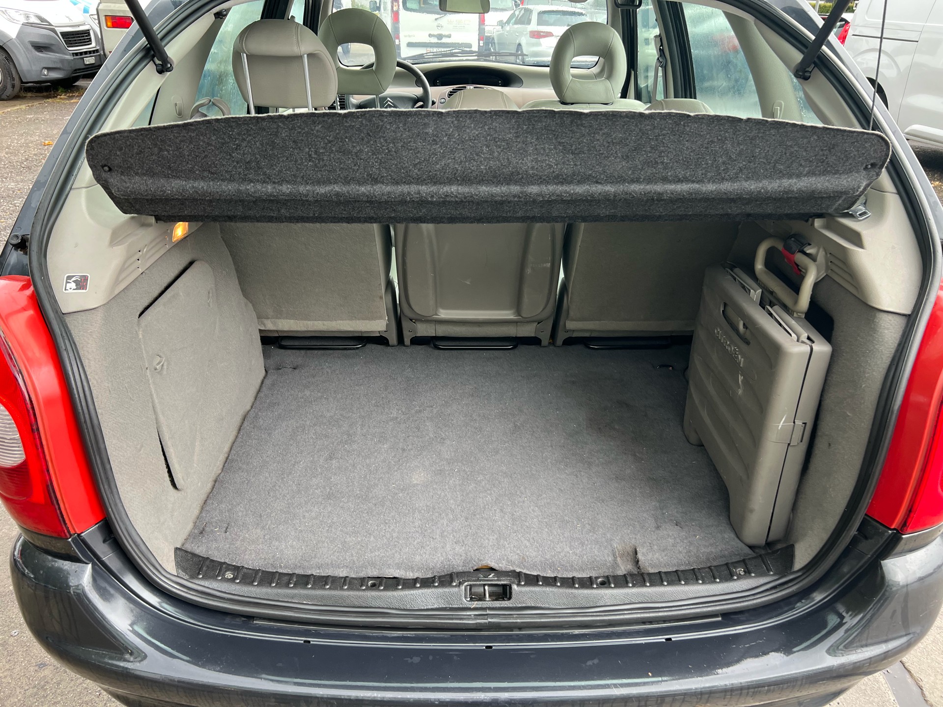 CITROEN Xsara Picasso 2.0i 16V Exclusive Automatic-image-13