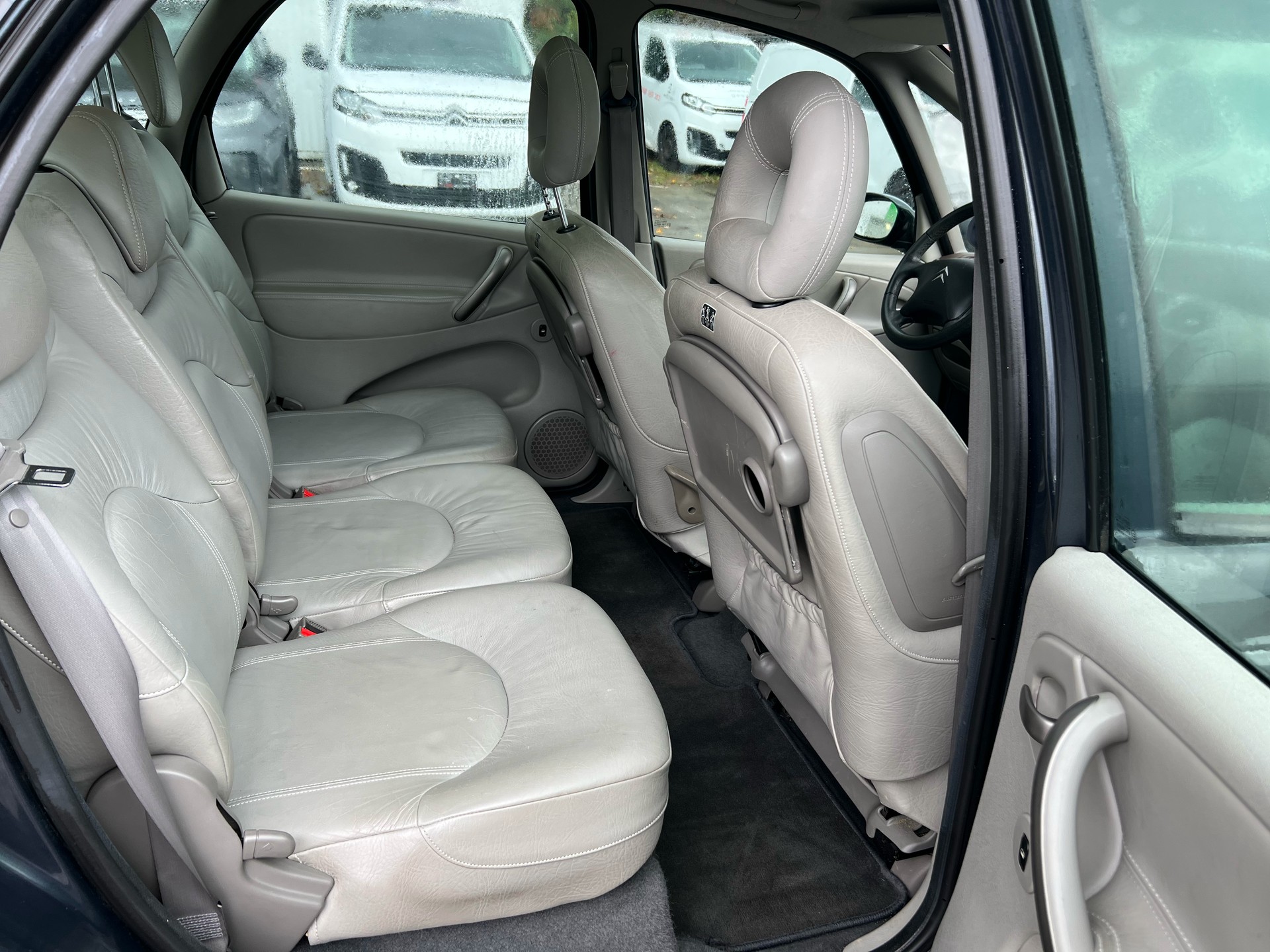 CITROEN Xsara Picasso 2.0i 16V Exclusive Automatic-image-11