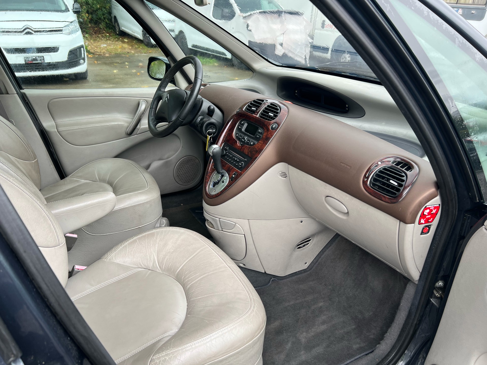 CITROEN Xsara Picasso 2.0i 16V Exclusive Automatic-image-10