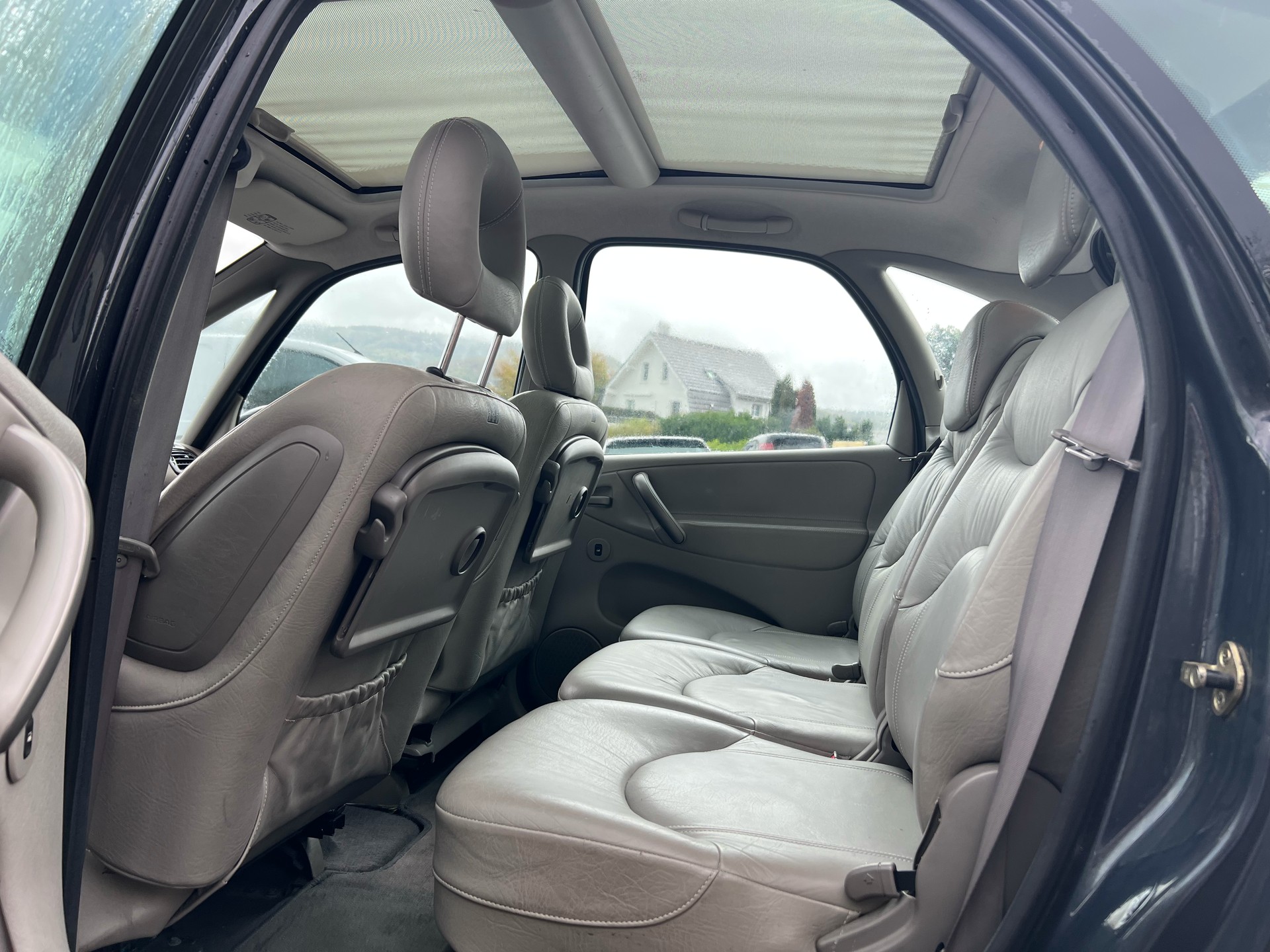 CITROEN Xsara Picasso 2.0i 16V Exclusive Automatic-image-9