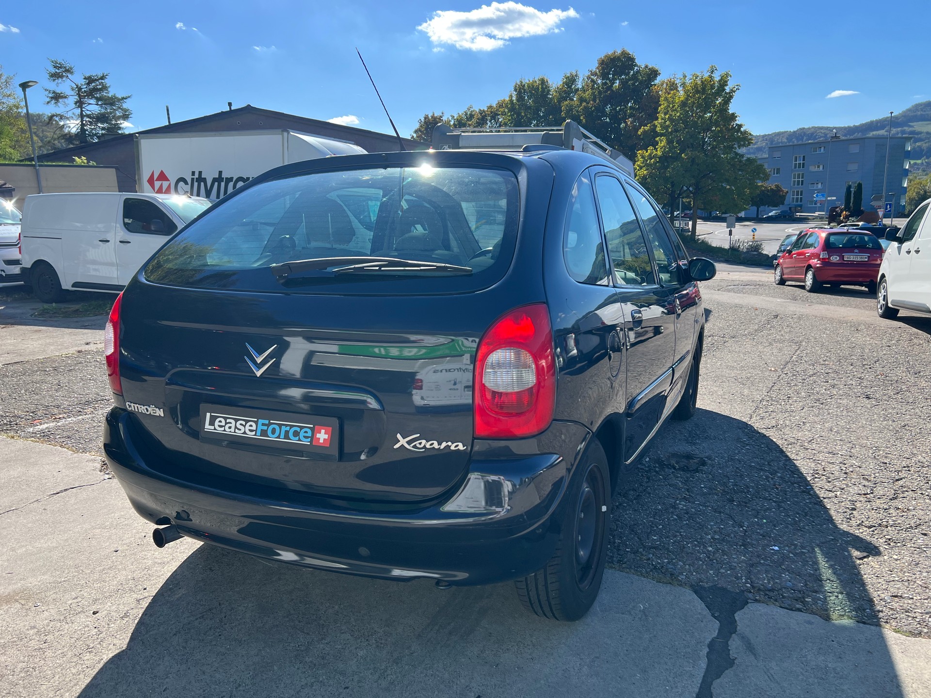 CITROEN Xsara Picasso 2.0i 16V Exclusive Automatic-image-4