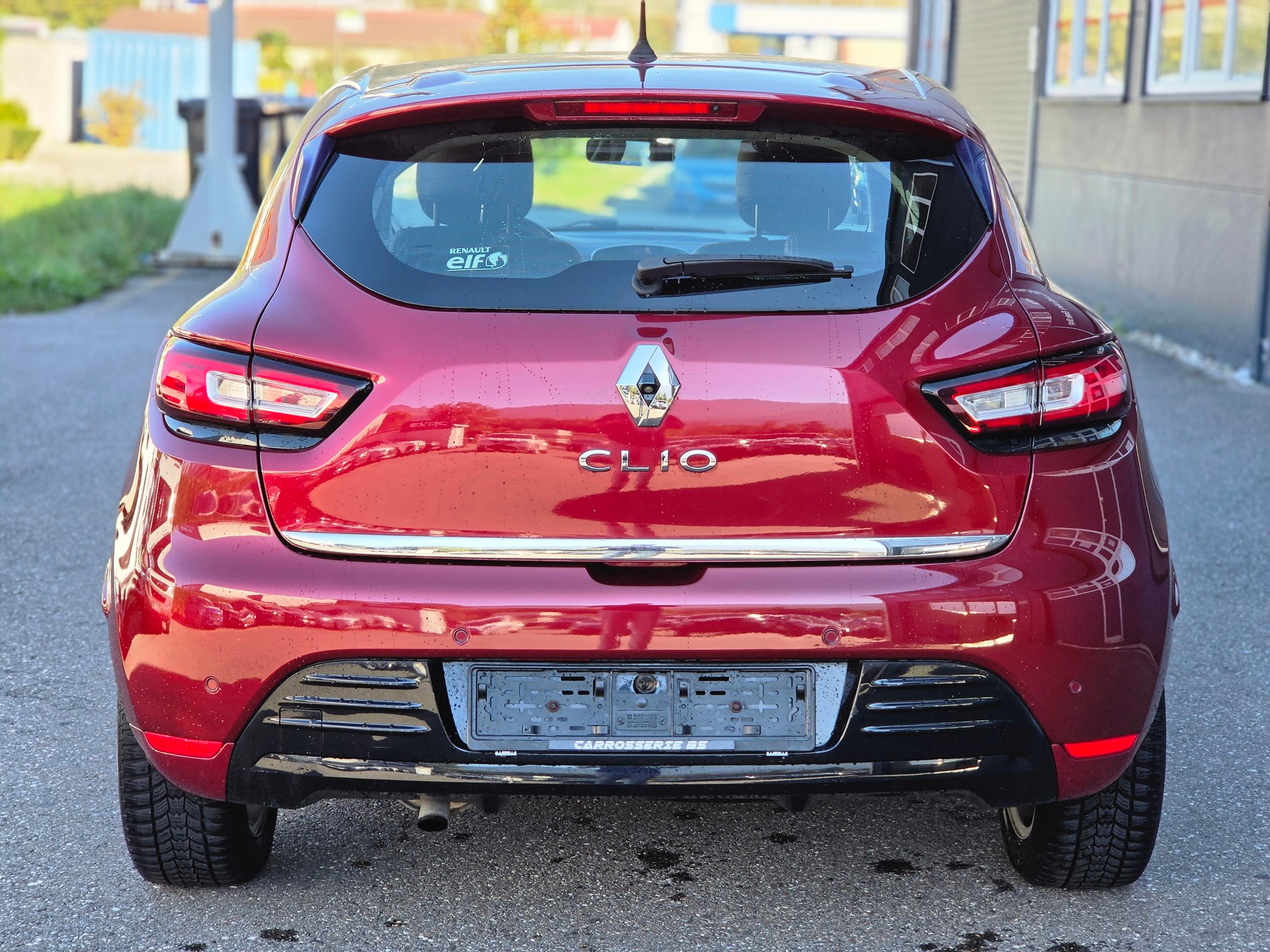 RENAULT Clio Grandtour 1.2 16V T 90th Anniversary EDC-image-3