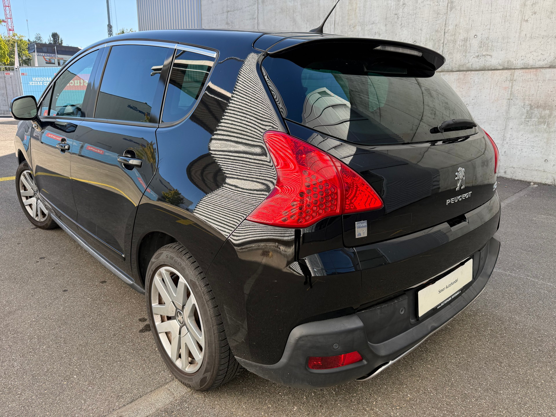 PEUGEOT 3008 HYbrid4 2.0 HDI EGS6-image-3