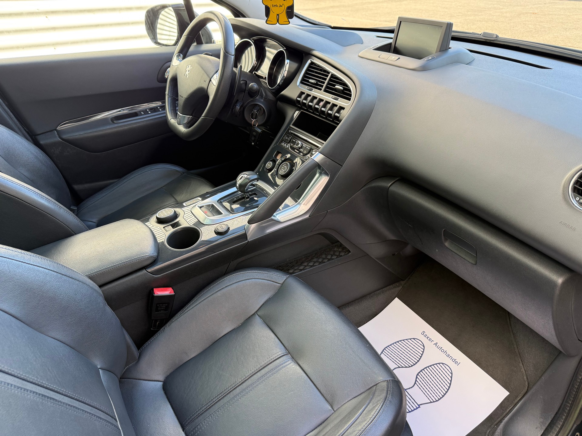 PEUGEOT 3008 HYbrid4 2.0 HDI EGS6-image-6