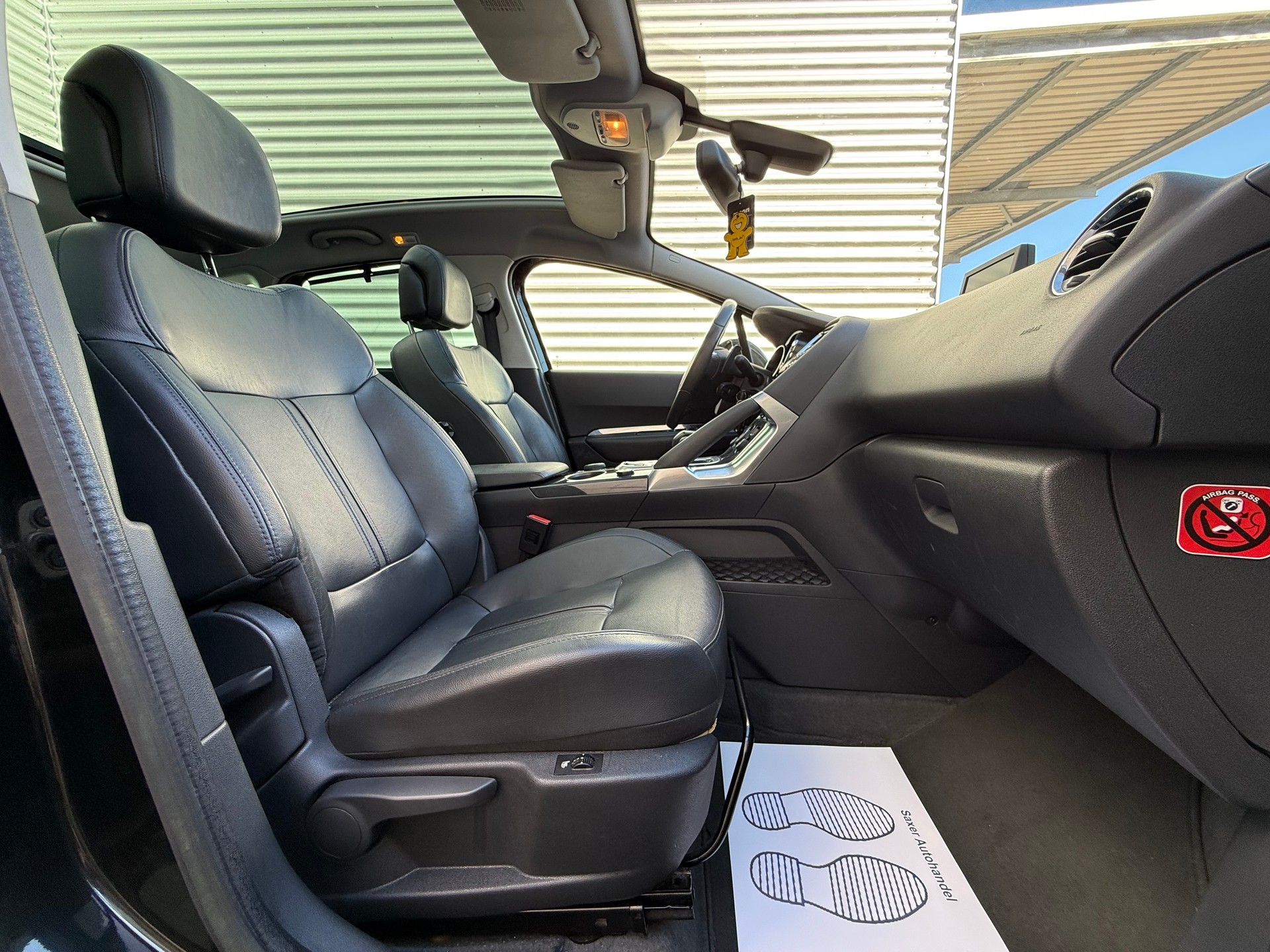 PEUGEOT 3008 HYbrid4 2.0 HDI EGS6-image-7