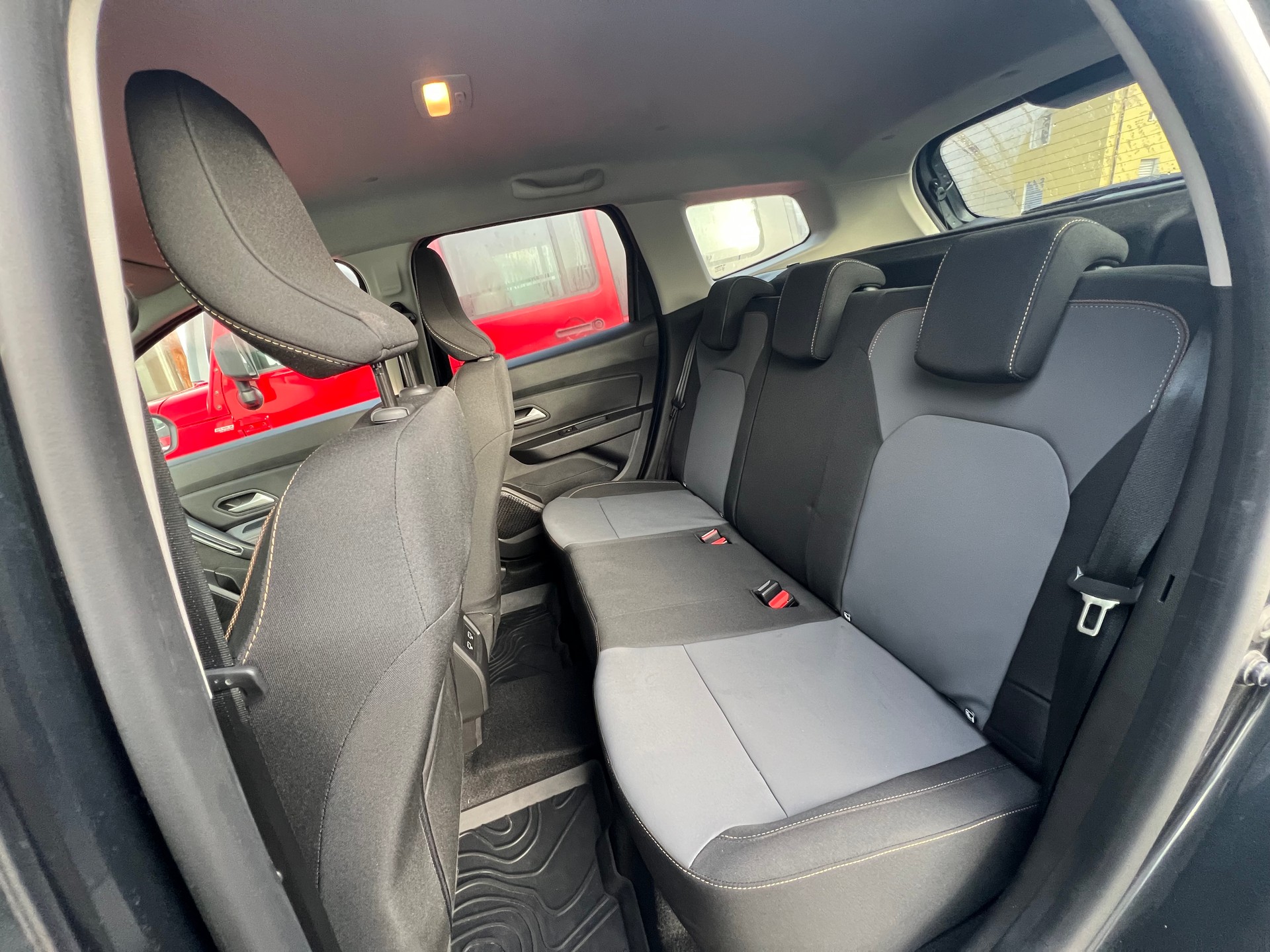 DACIA Duster TCe 150 Extreme EDC 4x2-image-17