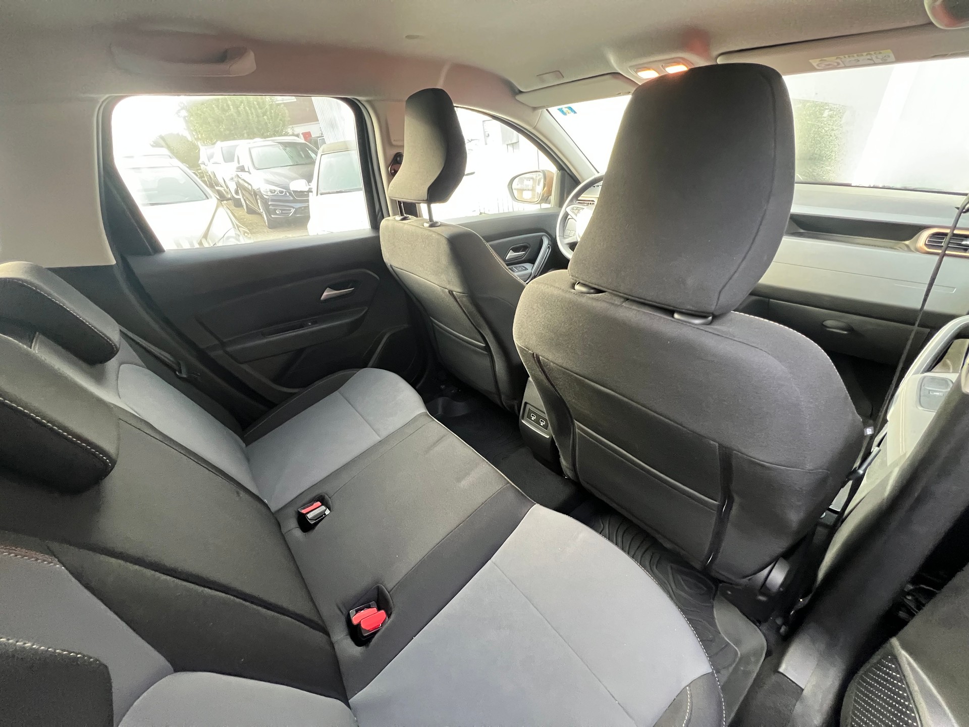 DACIA Duster TCe 150 Extreme EDC 4x2-image-18