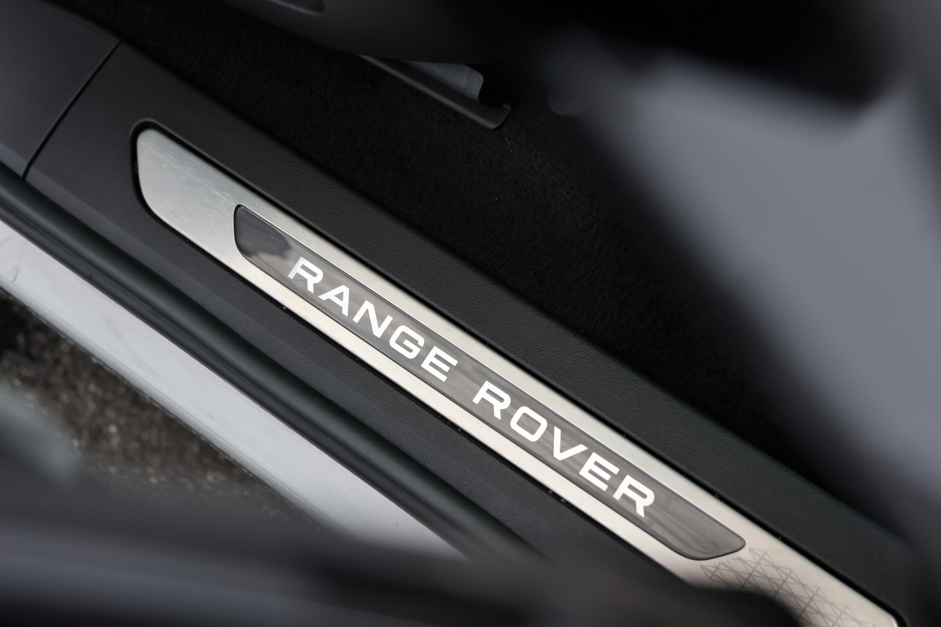LAND ROVER Range Rover Evoque R-Dyn First Edi P 250 HSE AT9 (CH)-image-21