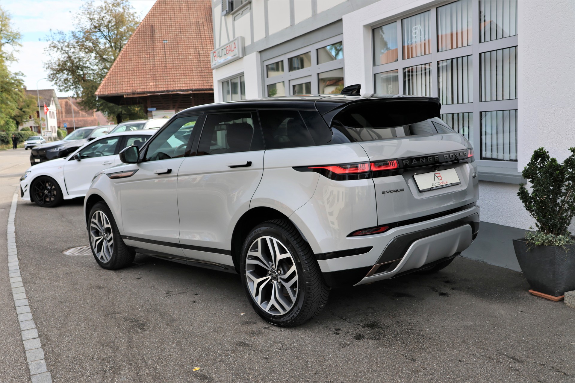 LAND ROVER Range Rover Evoque R-Dyn First Edi P 250 HSE AT9 (CH)-image-7