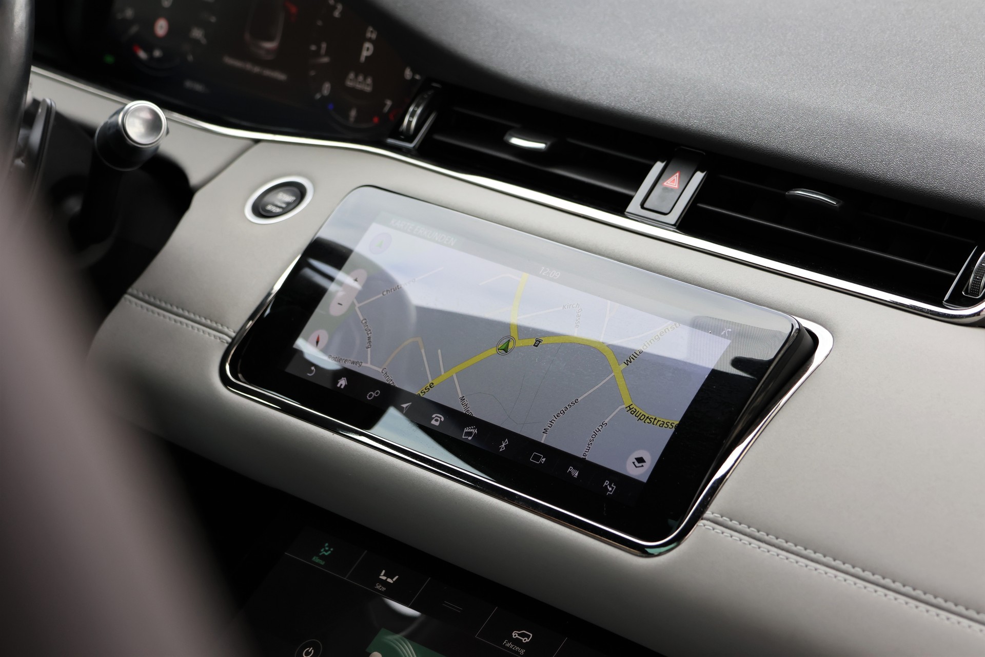 LAND ROVER Range Rover Evoque R-Dyn First Edi P 250 HSE AT9 (CH)-image-20