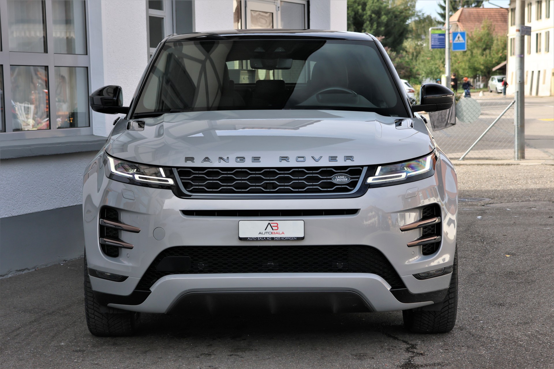 LAND ROVER Range Rover Evoque R-Dyn First Edi P 250 HSE AT9 (CH)-image-1