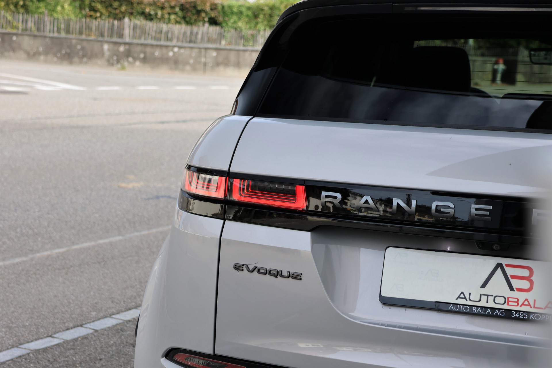 LAND ROVER Range Rover Evoque R-Dyn First Edi P 250 HSE AT9 (CH)-image-5