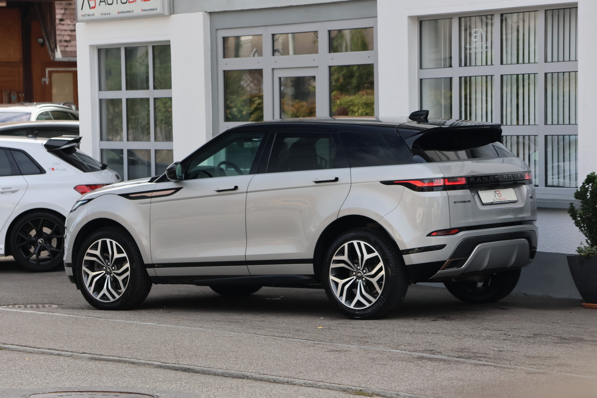 LAND ROVER Range Rover Evoque R-Dyn First Edi P 250 HSE AT9 (CH)-image-4