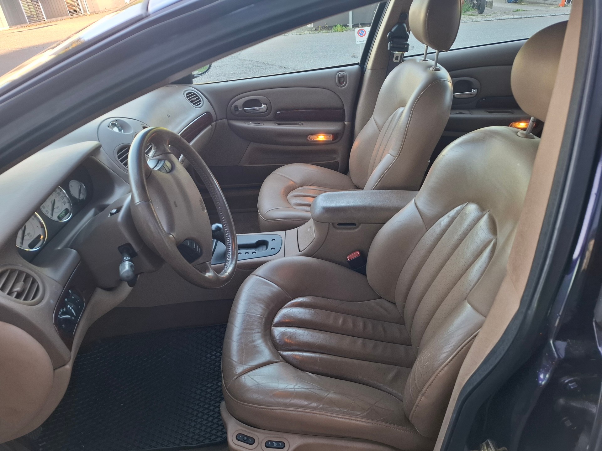 CHRYSLER 300M-image-5