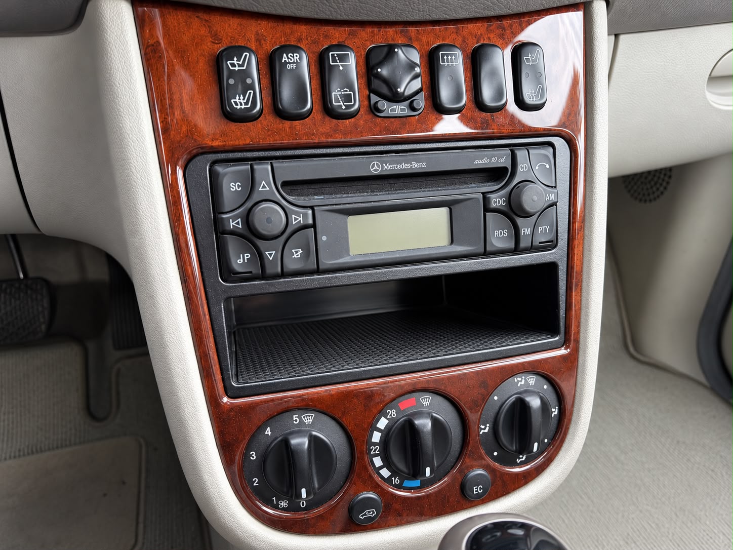 MERCEDES-BENZ A 160 L Elégance-image-12