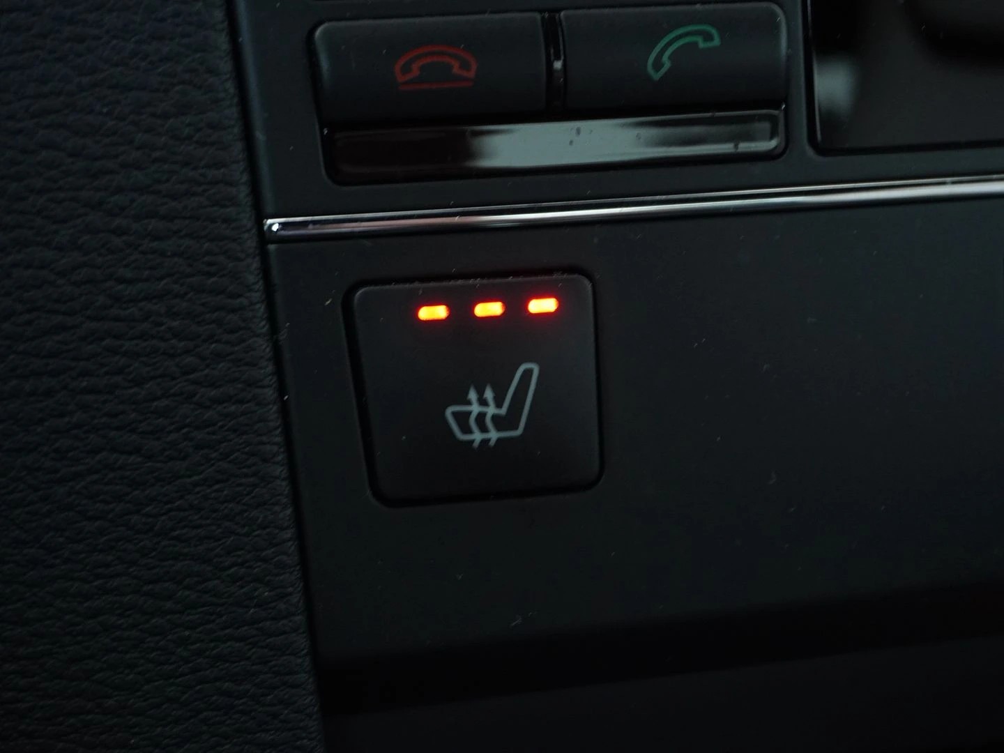 MERCEDES-BENZ E 250 CGI BlueEfficiency Automatic-image-8