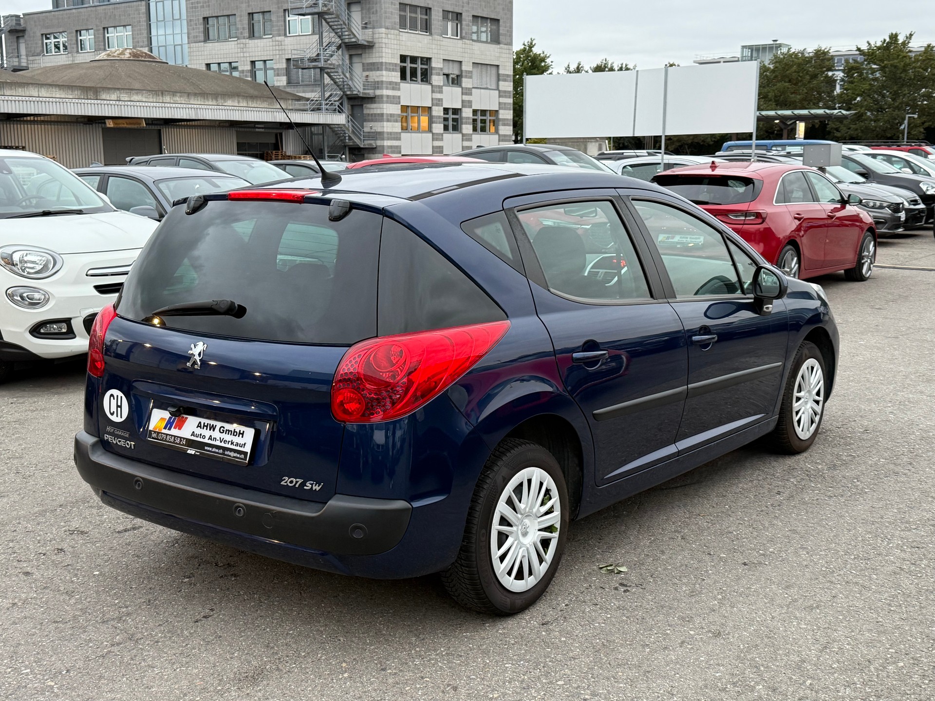 PEUGEOT 207 SW 1.6 16V Sport Automatic / Frisch ab MFK & Service / Rückfahrkamera / Klima / PDC / Tempomat / Panoramadach-image-3