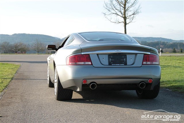 ASTON MARTIN Vanquish V12-image-2
