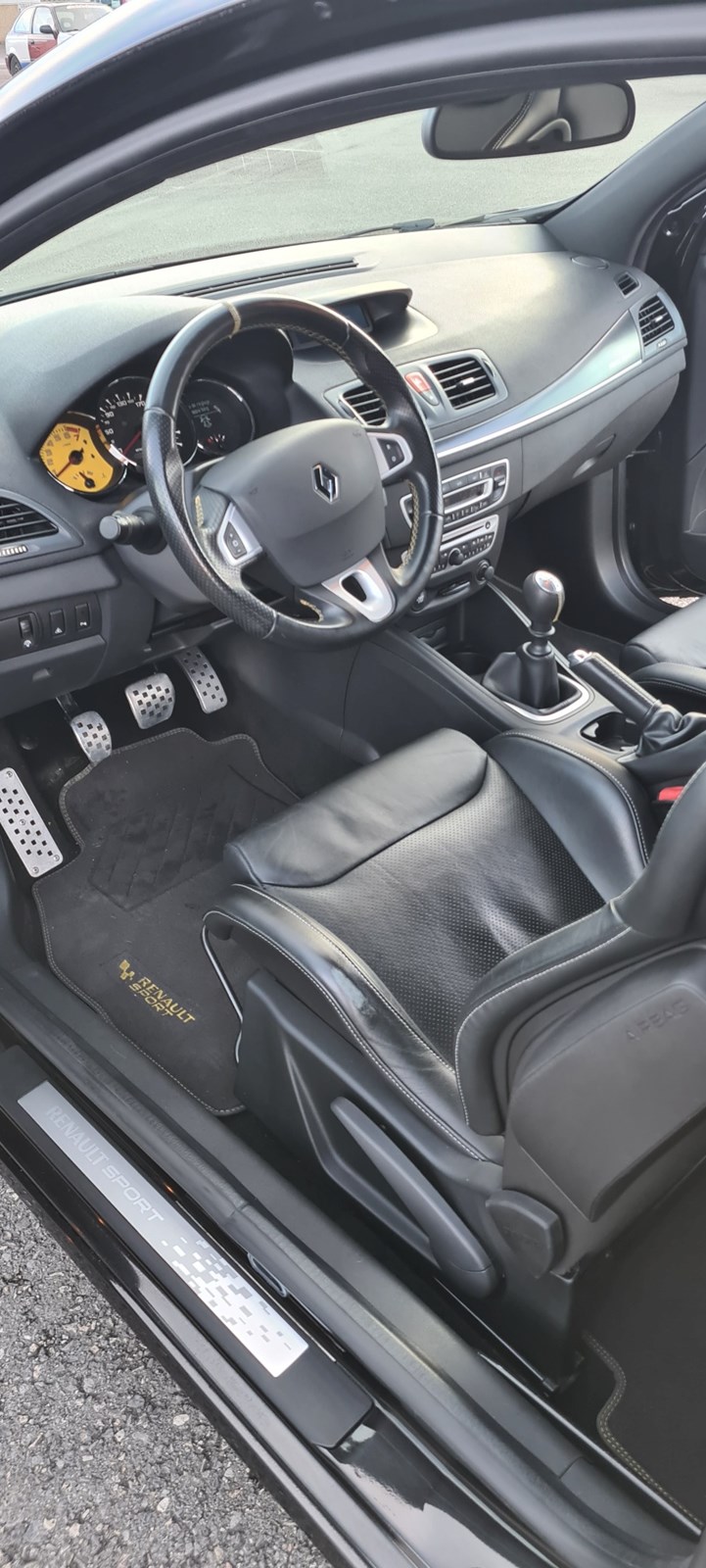RENAULT Mégane Coupé 2.0 16V Turbo RS-image-9