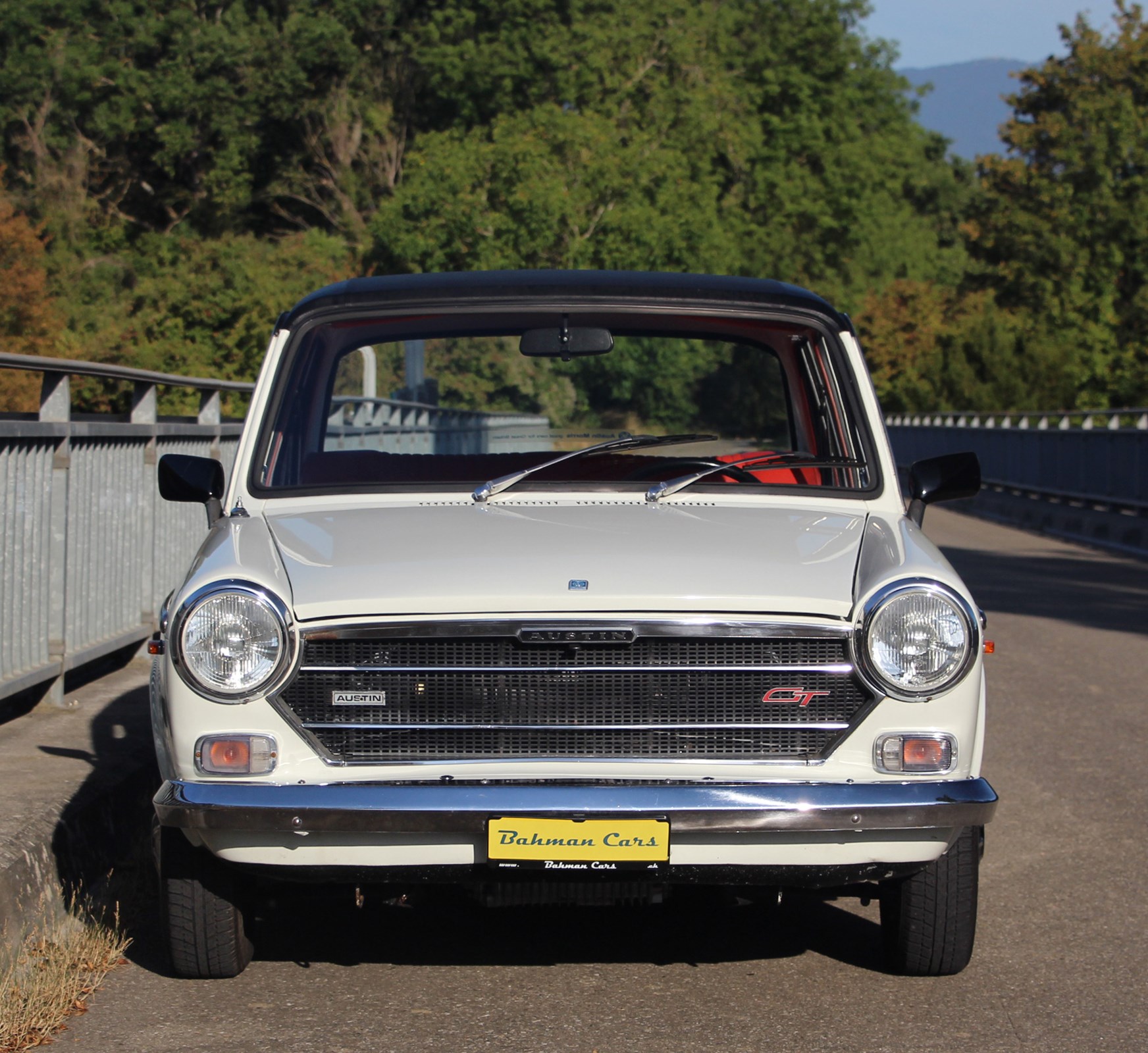 AUSTIN 1300 GT-image-17