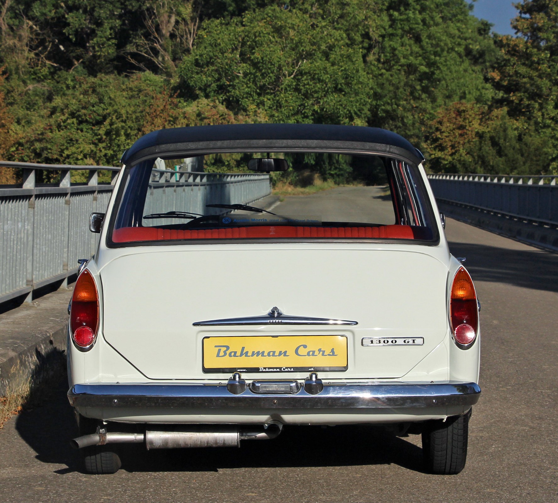 AUSTIN 1300 GT-image-18