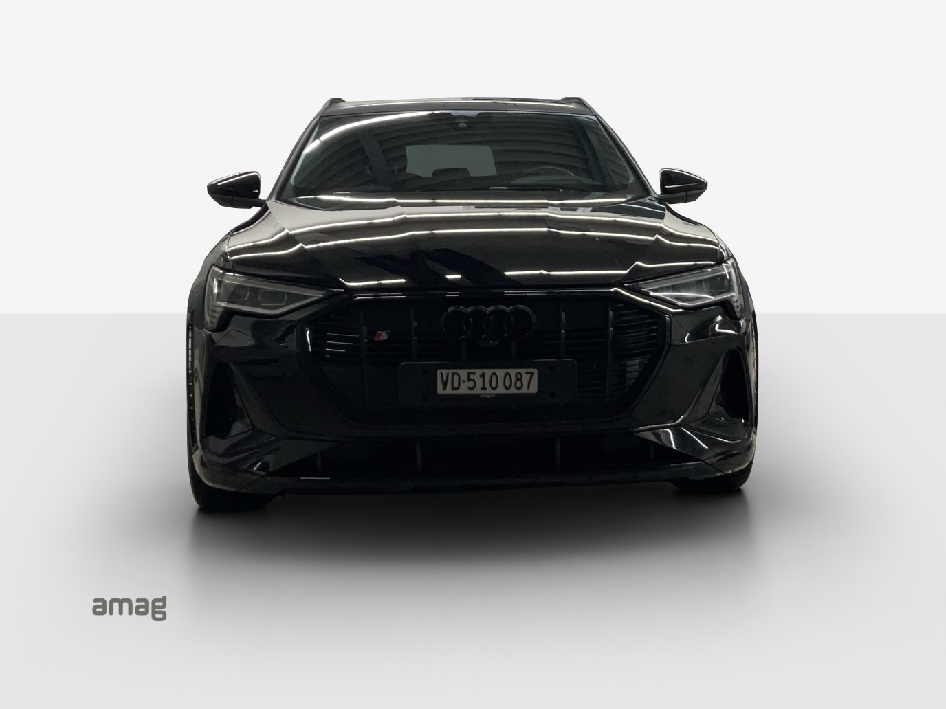 AUDI e-tron S quattro-image-6