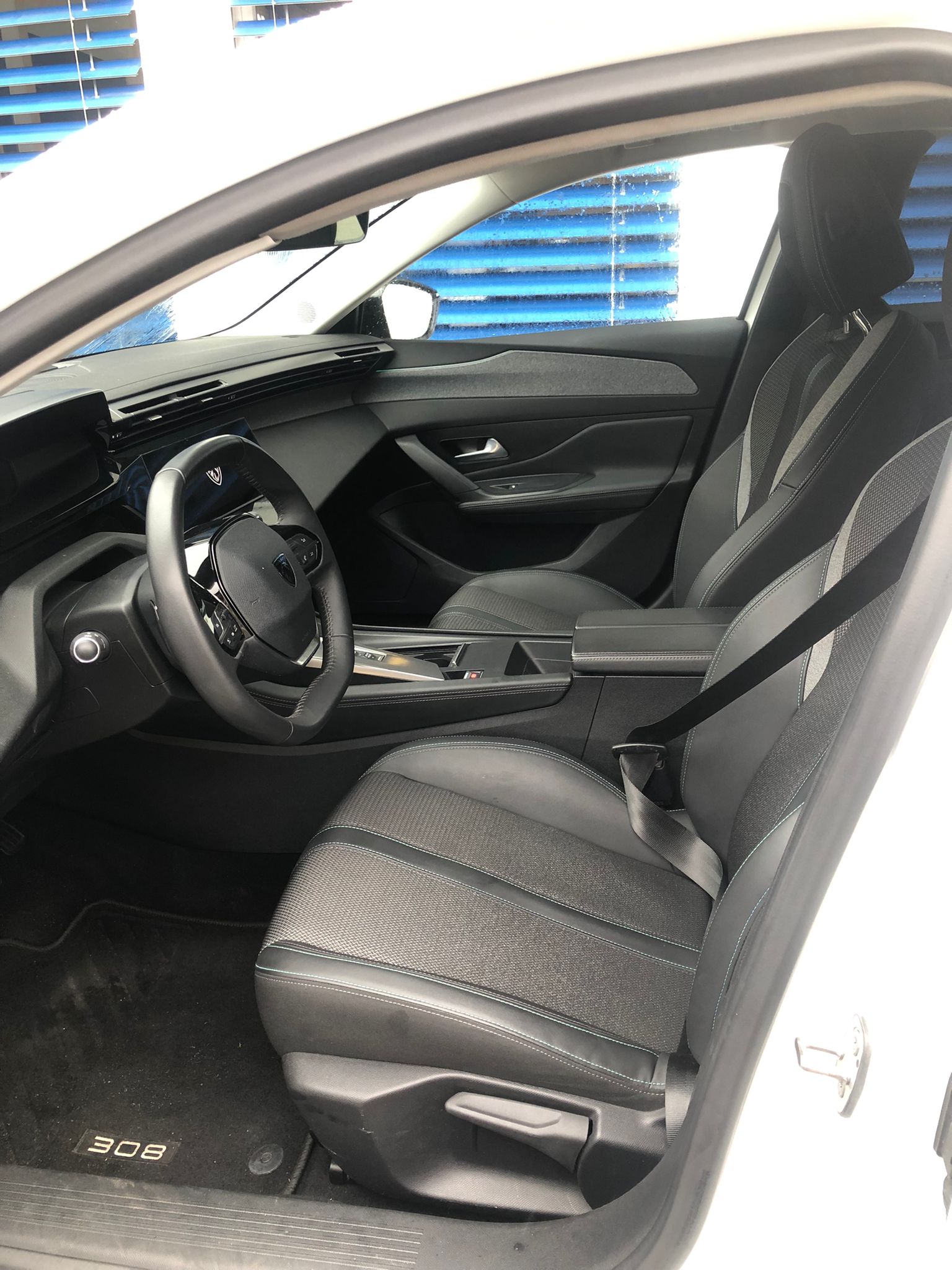 PEUGEOT 308 SW 1.5 BlueHDI Allure Pack EAT8-image-6