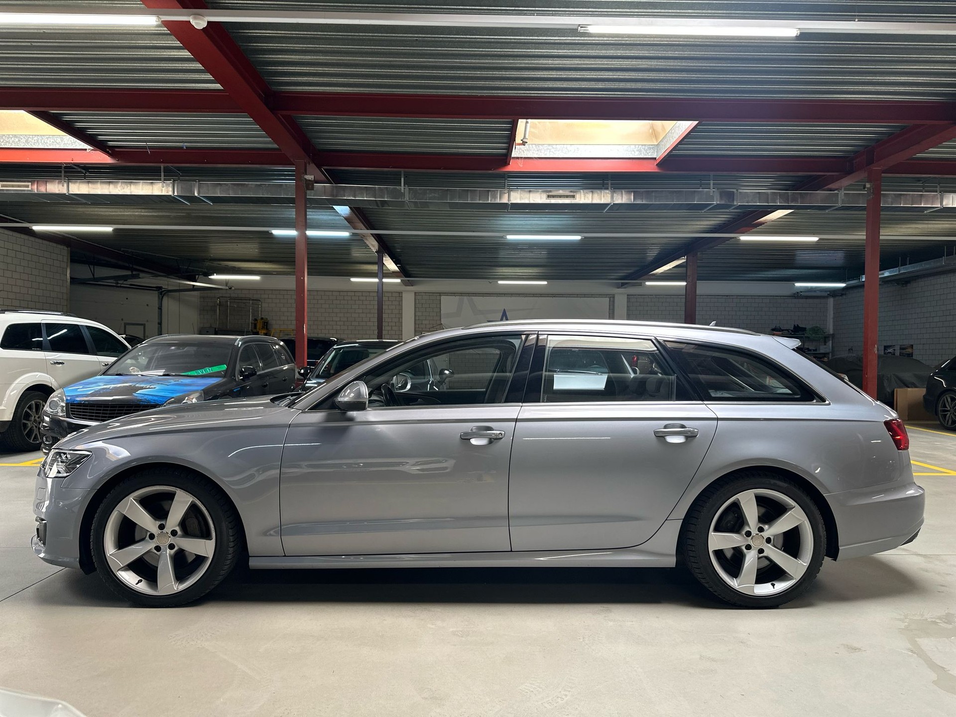 AUDI A6 Avant 3.0 TDI V6 quattro S-tronic-image-1