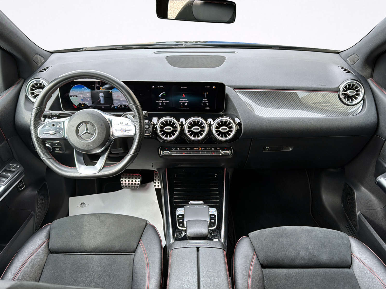 MERCEDES-BENZ B 250 4Matic AMG Line-image-8