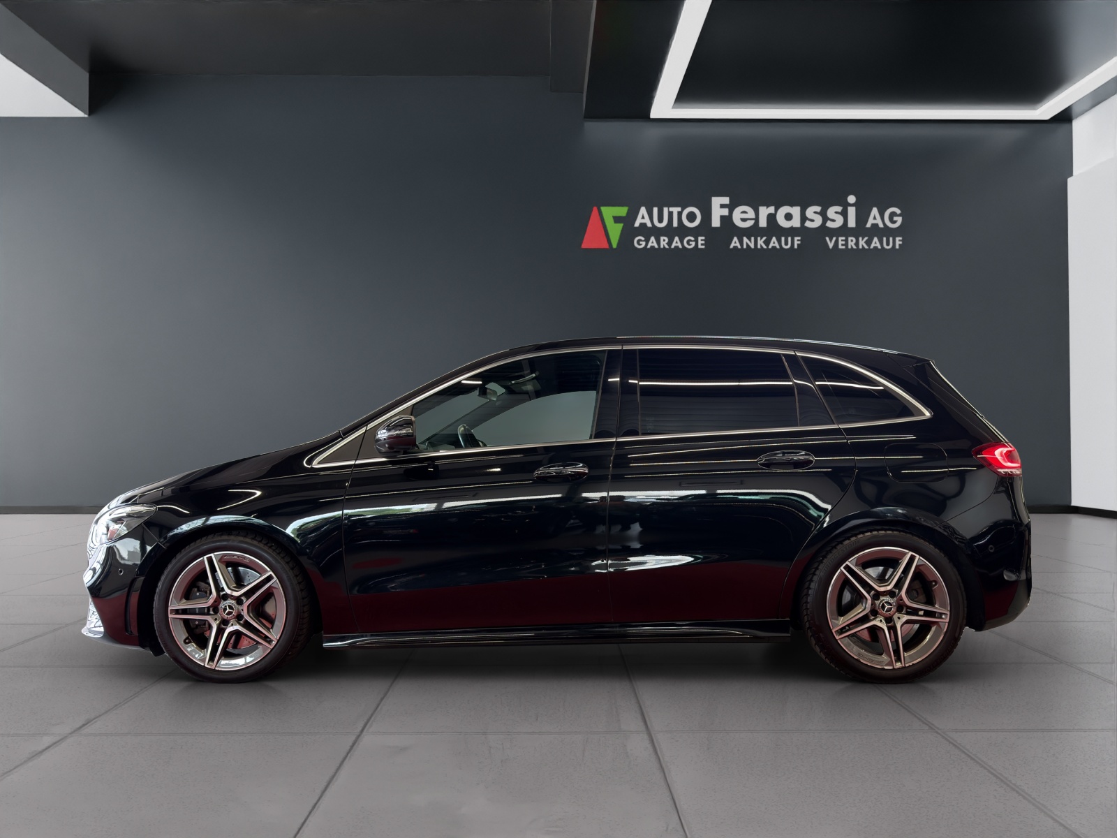 MERCEDES-BENZ B 250 4Matic AMG Line-showroom-element-1