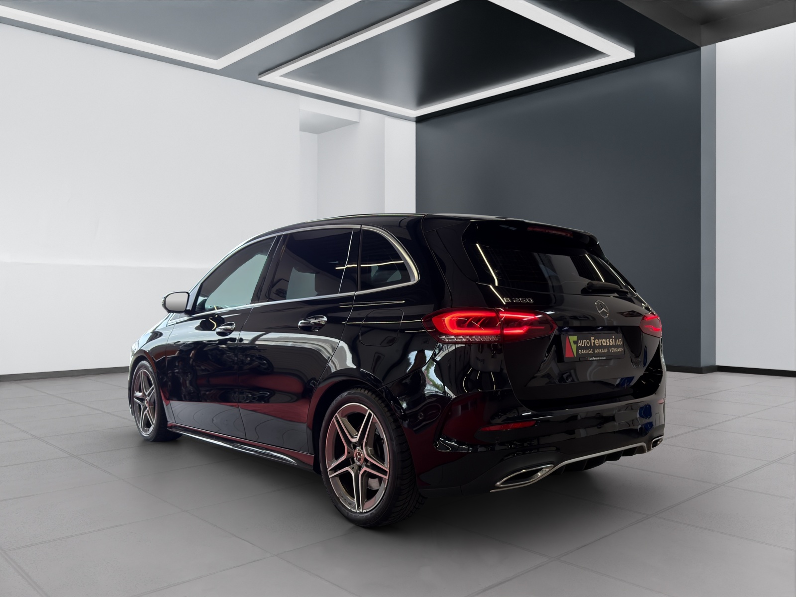 MERCEDES-BENZ B 250 4Matic AMG Line-showroom-element-3