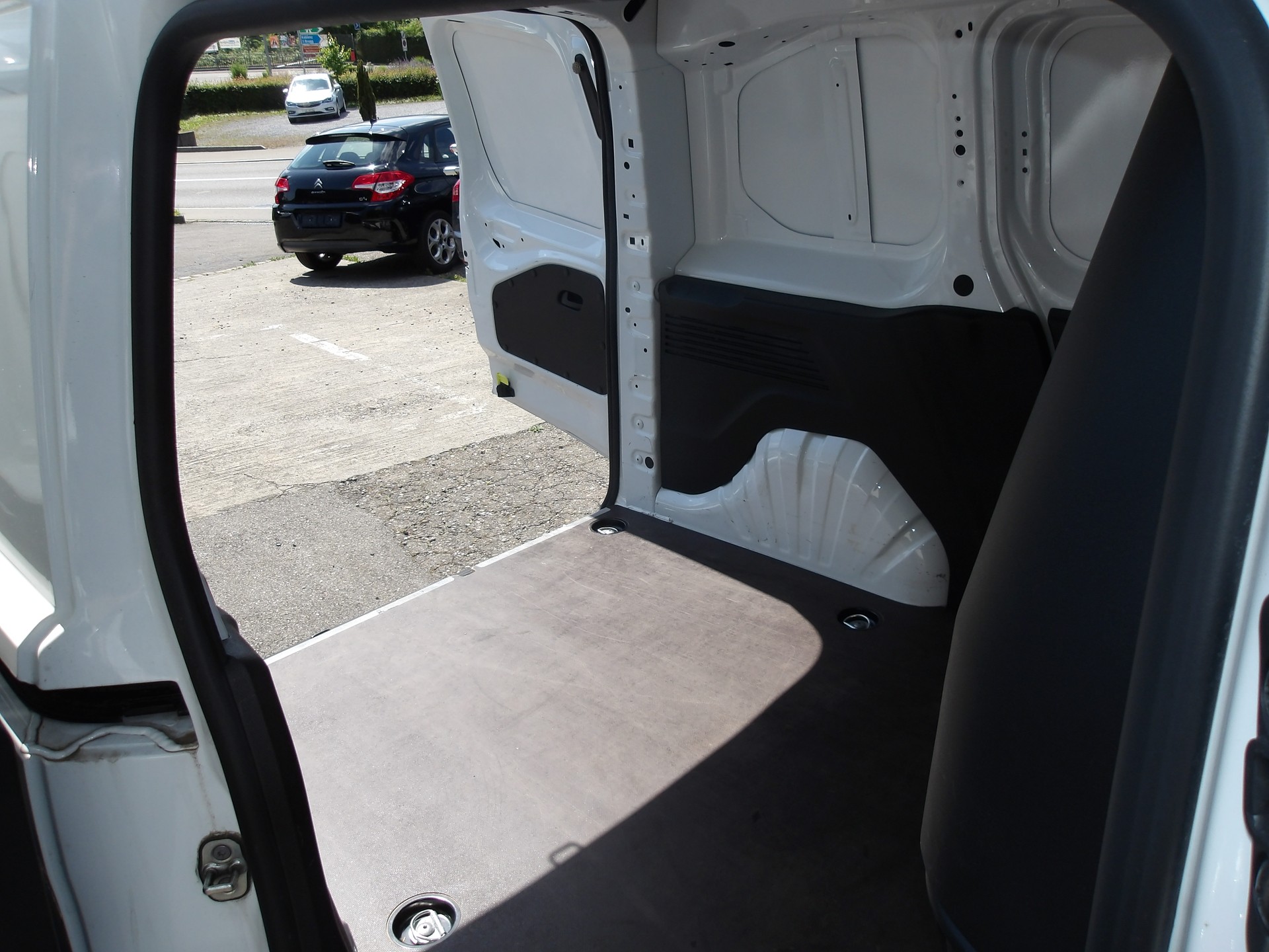 CITROEN Berlingo Van 1.5 Blue HDi 130 s/s Club 1000kg-image-10