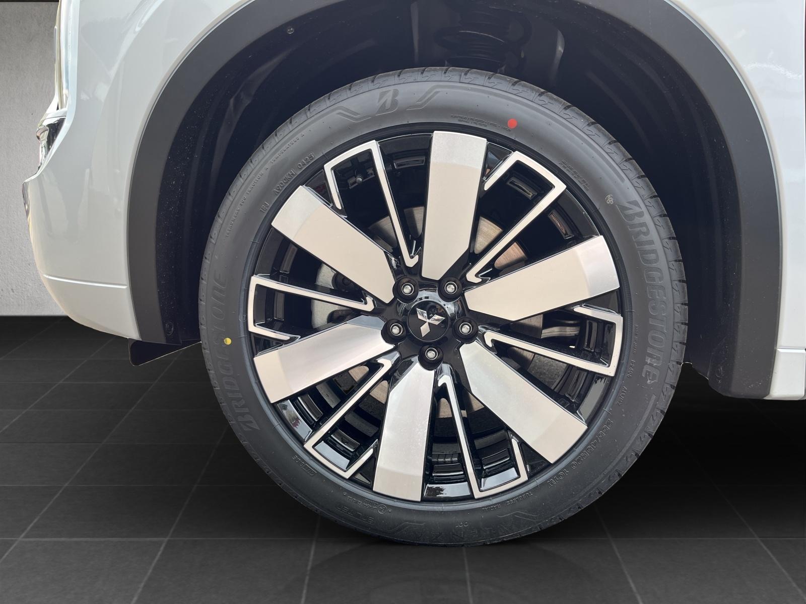 MITSUBISHI Outlander 2.4 PHEV Instyle 4x4-image-8