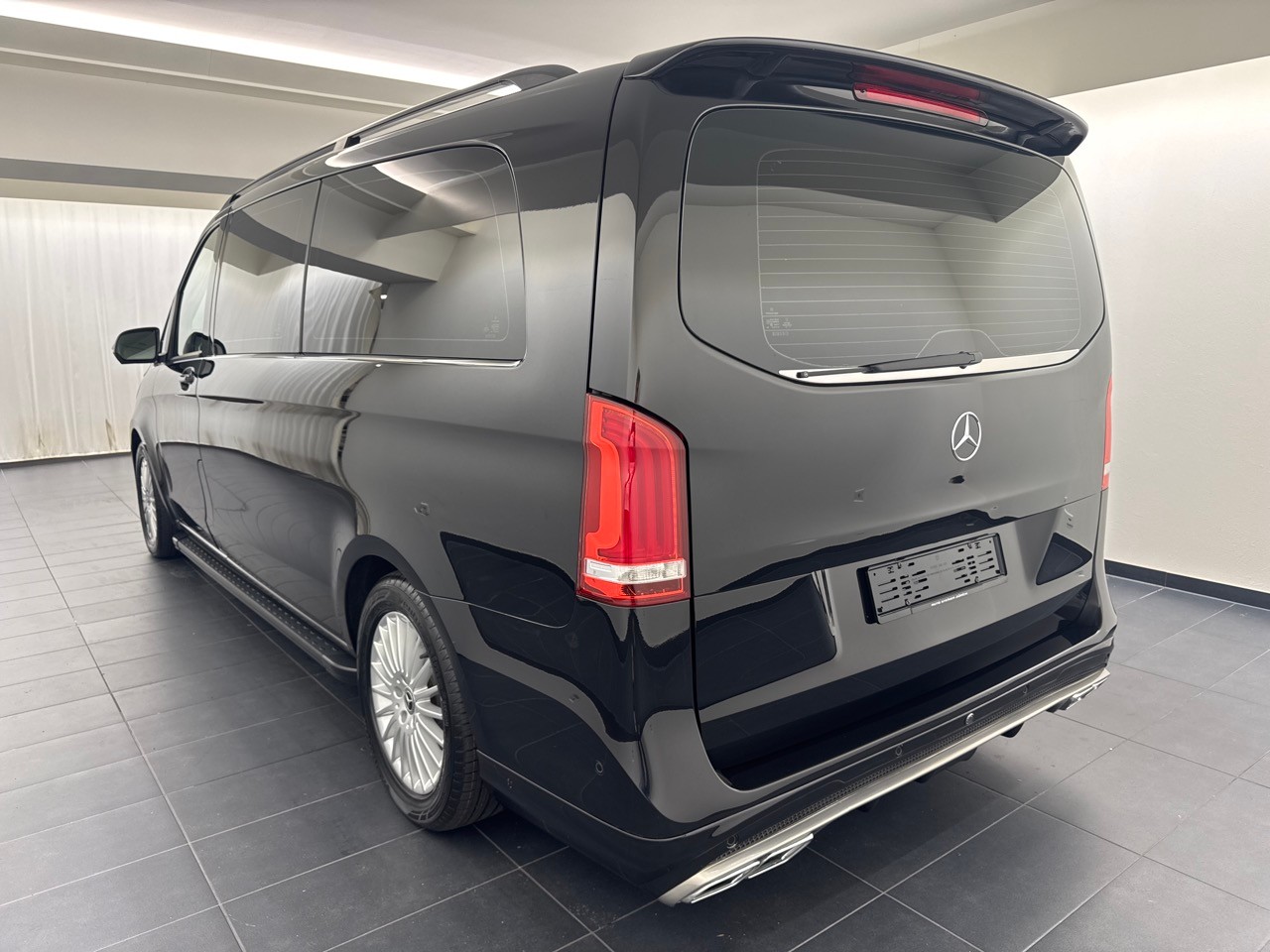 MERCEDES-BENZ V 250 d EL 4Matic-showroom-element-1