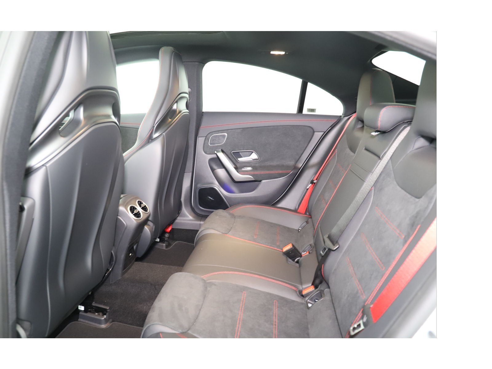 MERCEDES-BENZ CLA 45 S AMG 4M+ 8G-DCT-image-10
