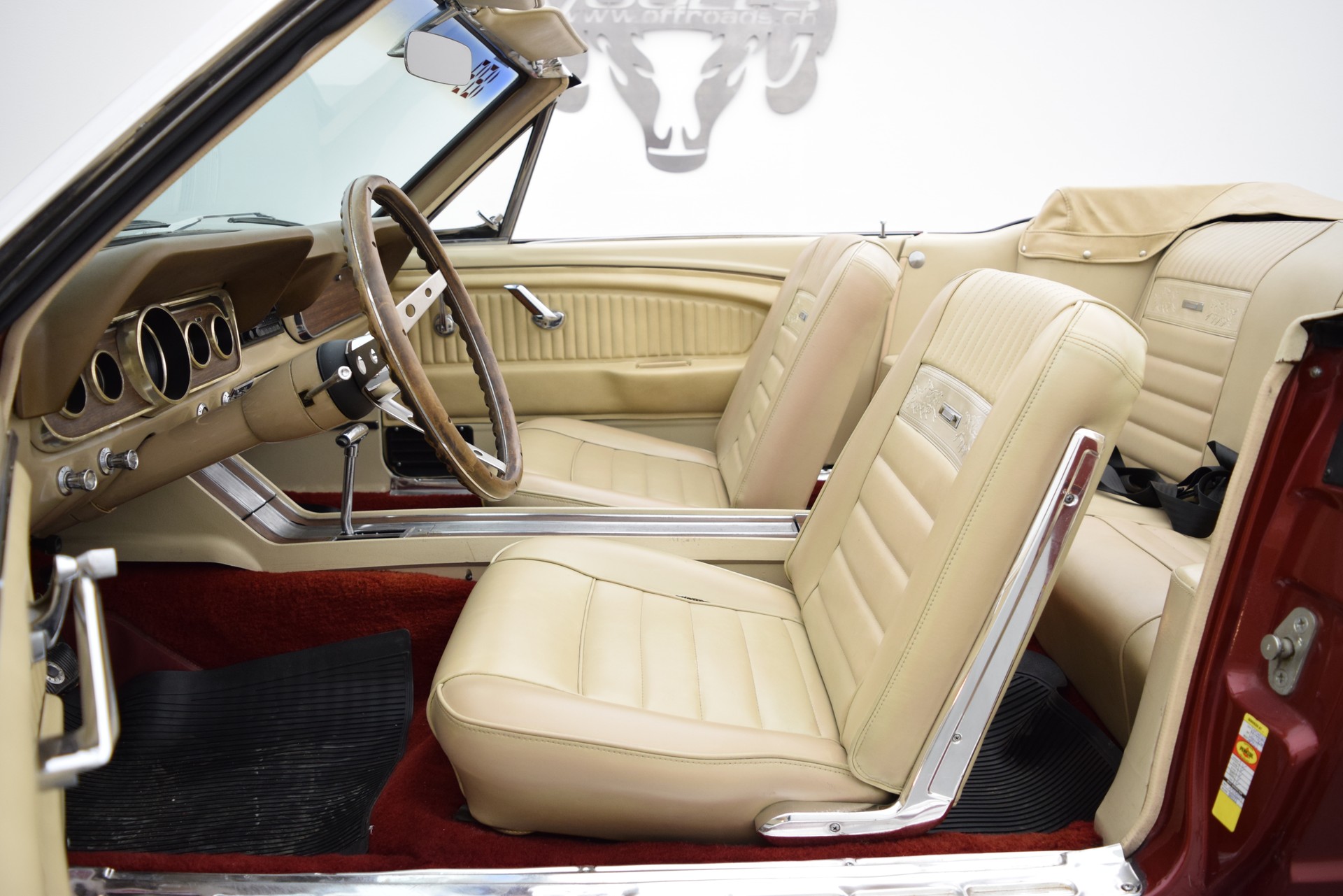 FORD Mustang GT Convertible V8 A-Code-image-8