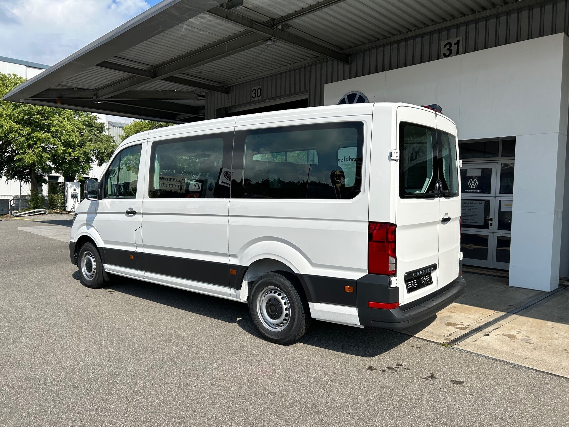 VW Crafter 35 Kleinbus 9-Sitze-image-2