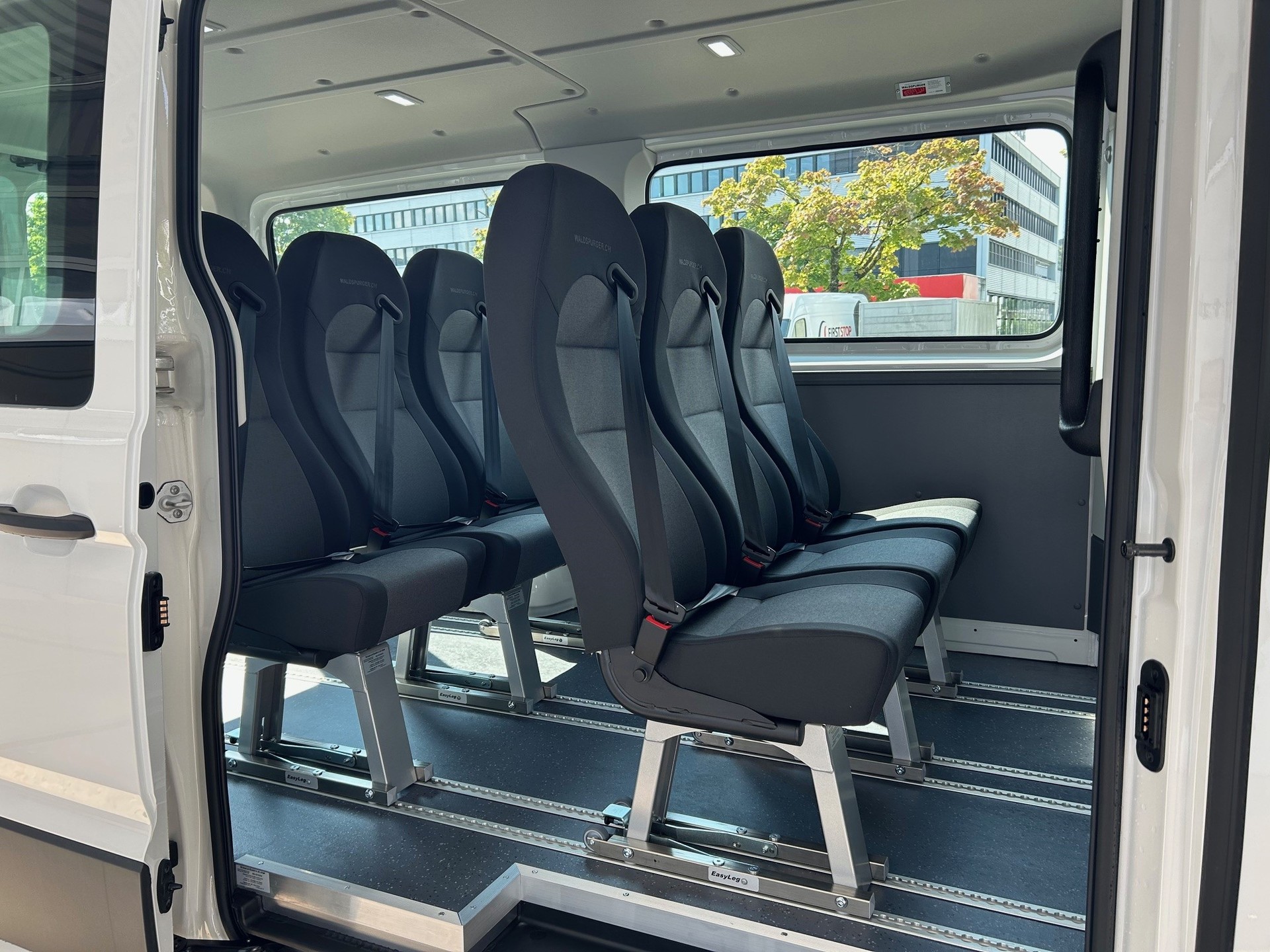 VW Crafter 35 Kleinbus 9-Sitze-image-7