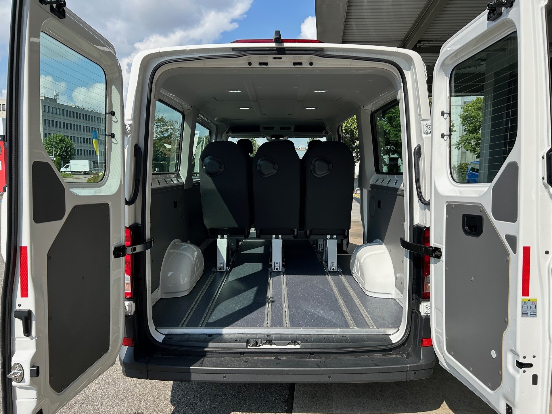 VW Crafter 35 Kleinbus 9-Sitze-image-9