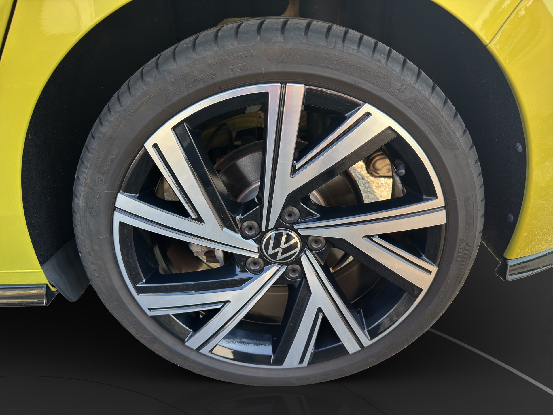 VW Golf 1.5 eTSI mHEV ACT R-Line DSG-image-14