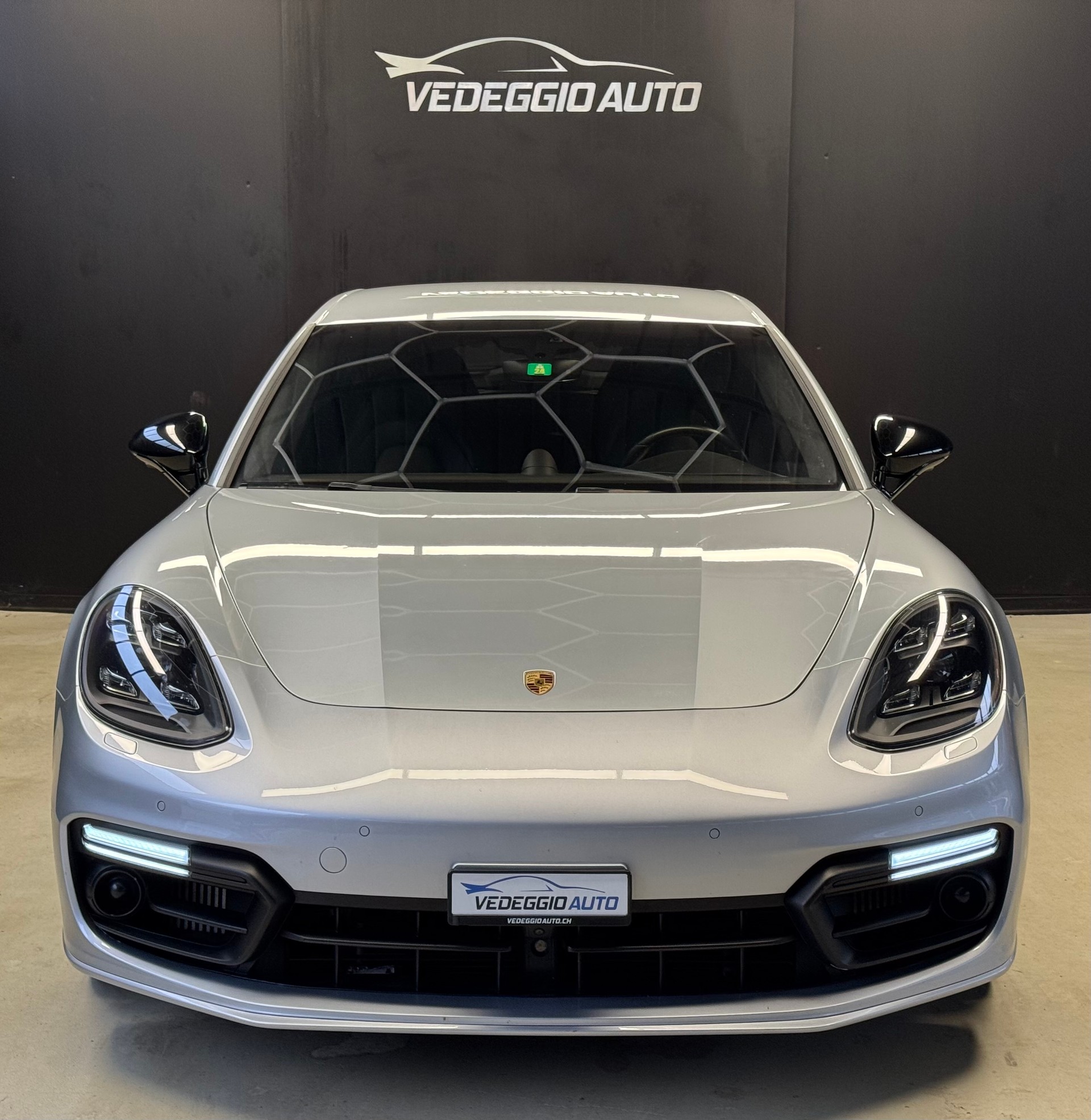 PORSCHE Panamera Turbo PDK-image-2