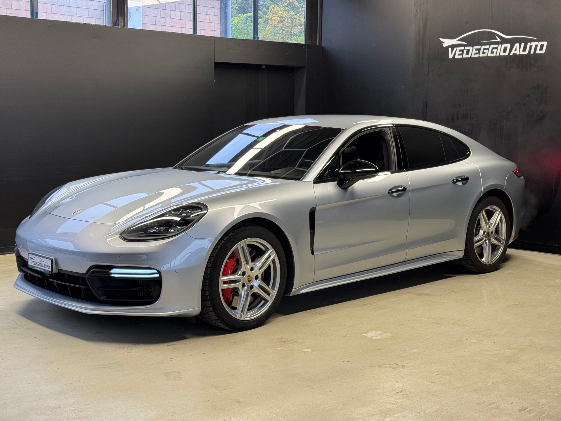 PORSCHE Panamera Turbo PDK-image-1