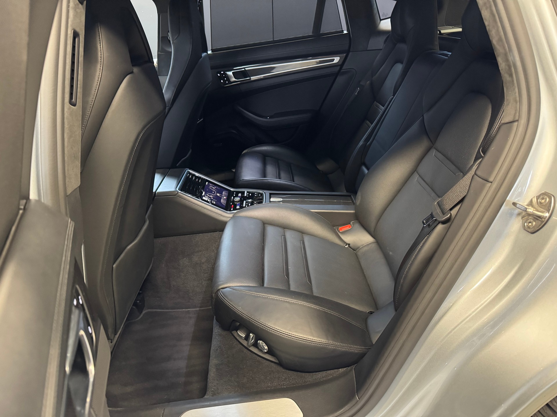PORSCHE Panamera Turbo PDK-image-8
