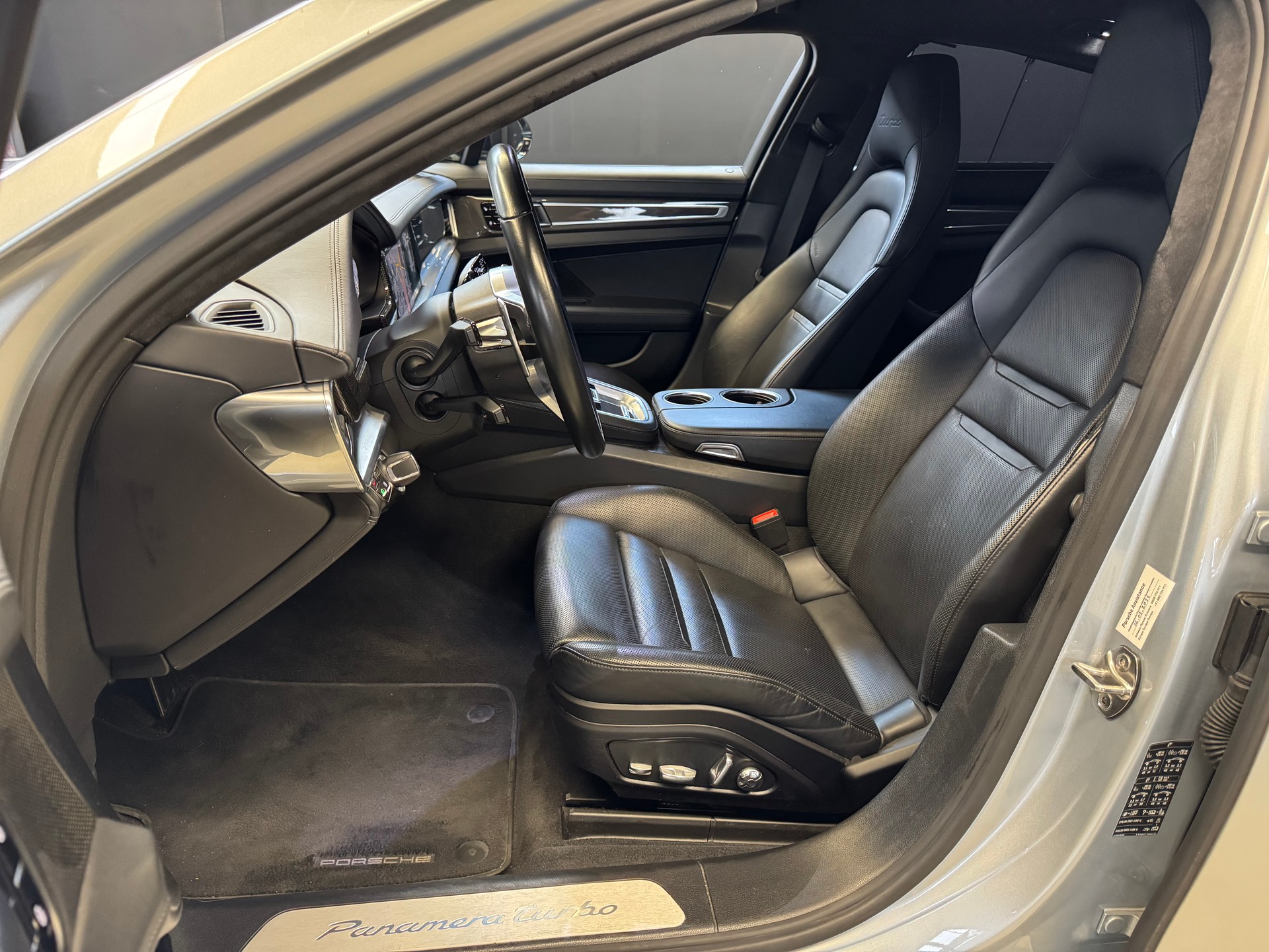 PORSCHE Panamera Turbo PDK-image-7