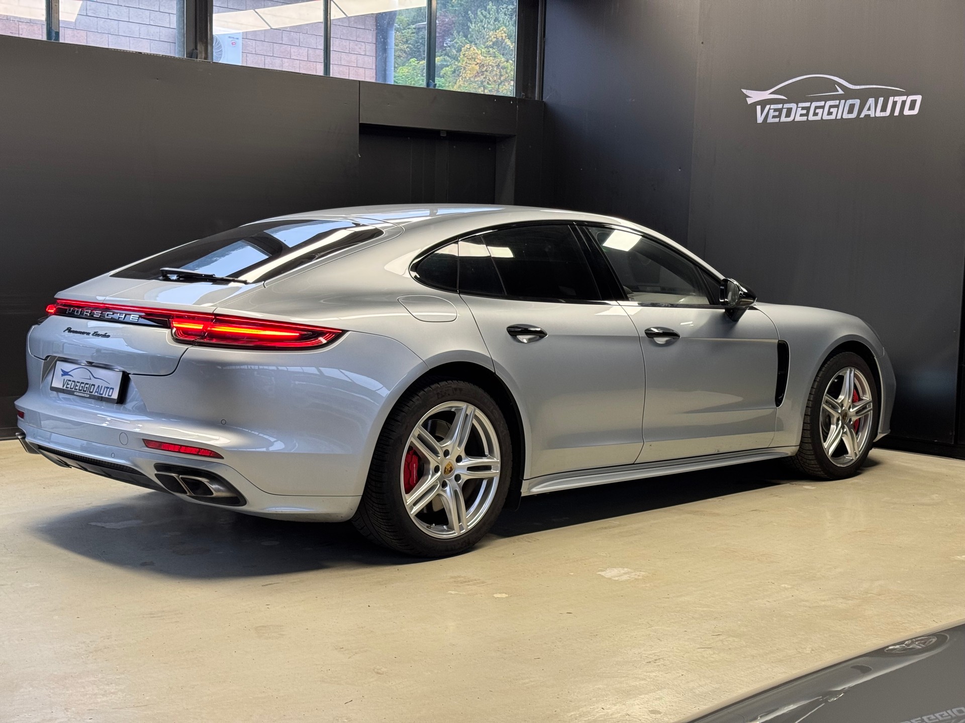 PORSCHE Panamera Turbo PDK-image-4