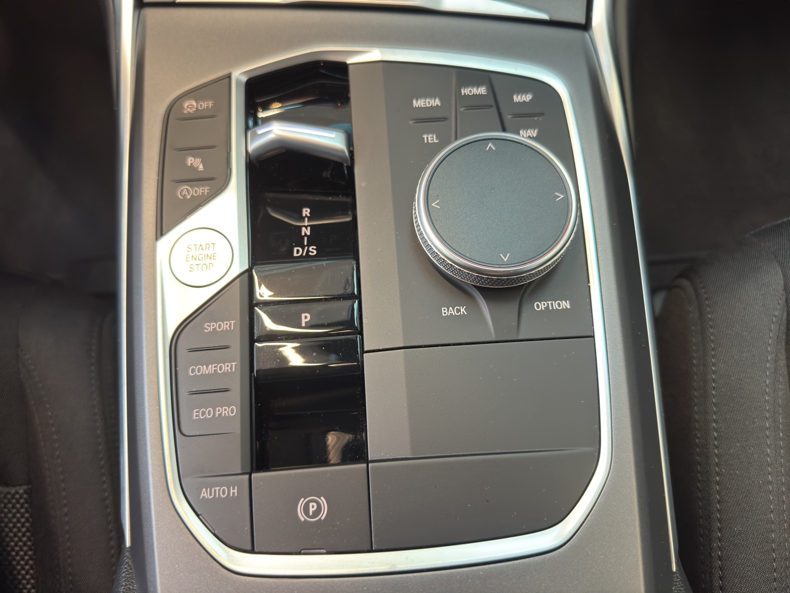 BMW 318i Touring-image-17