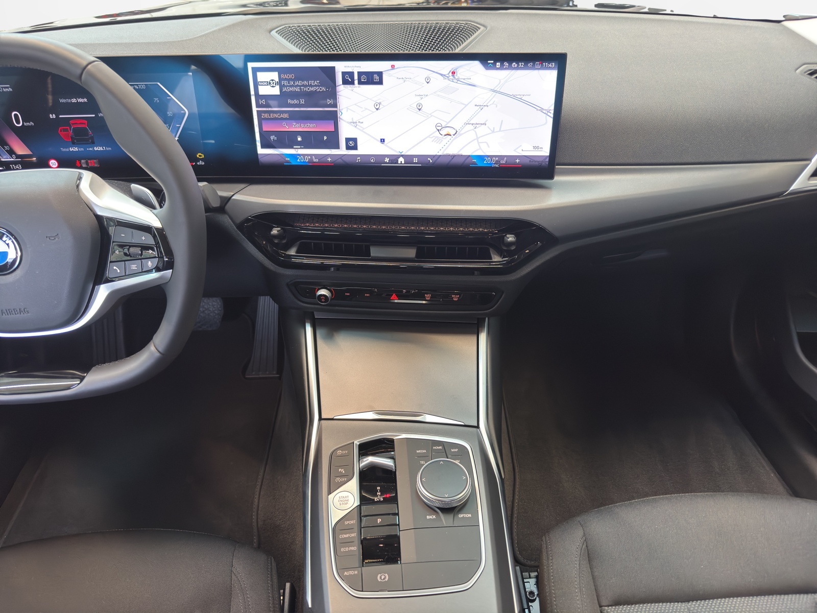 BMW 318i Touring-image-13