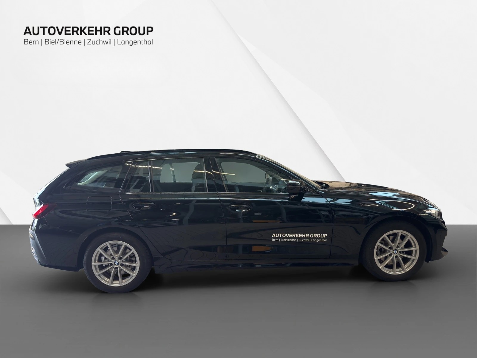BMW 318i Touring-image-6