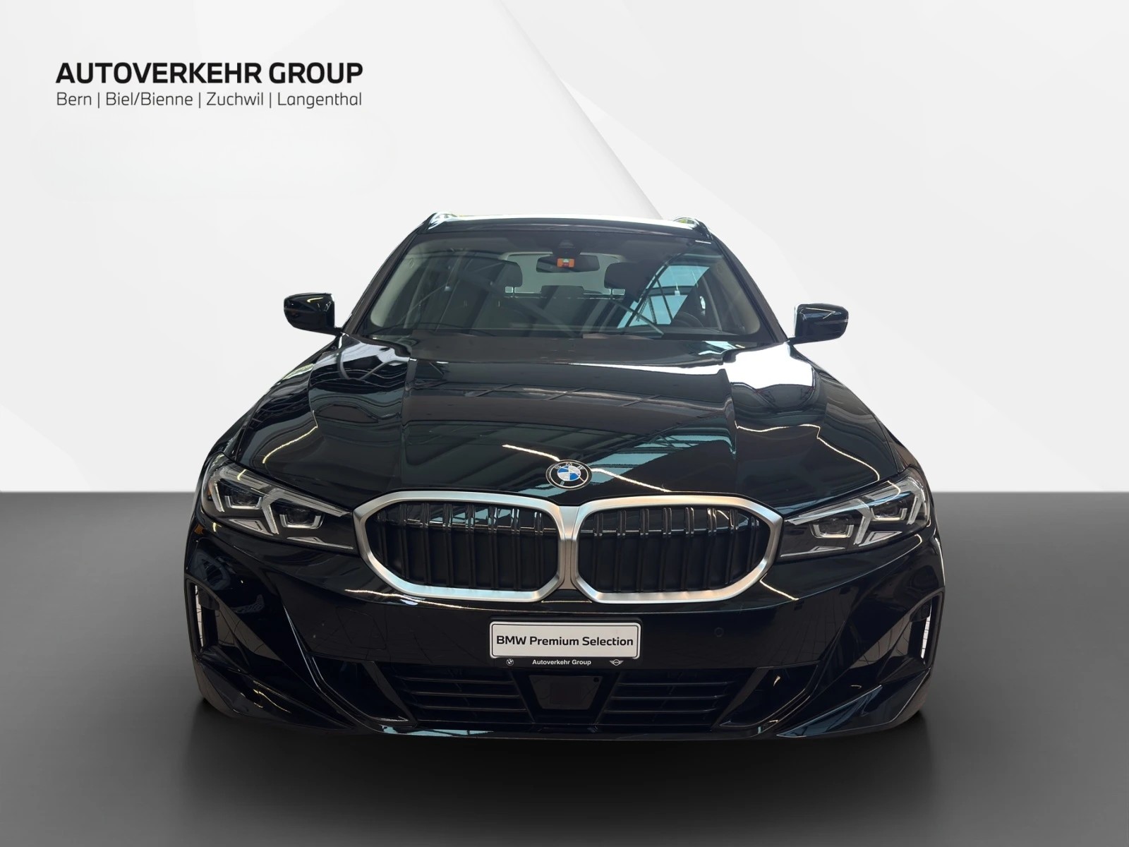 BMW 318i Touring-image-1