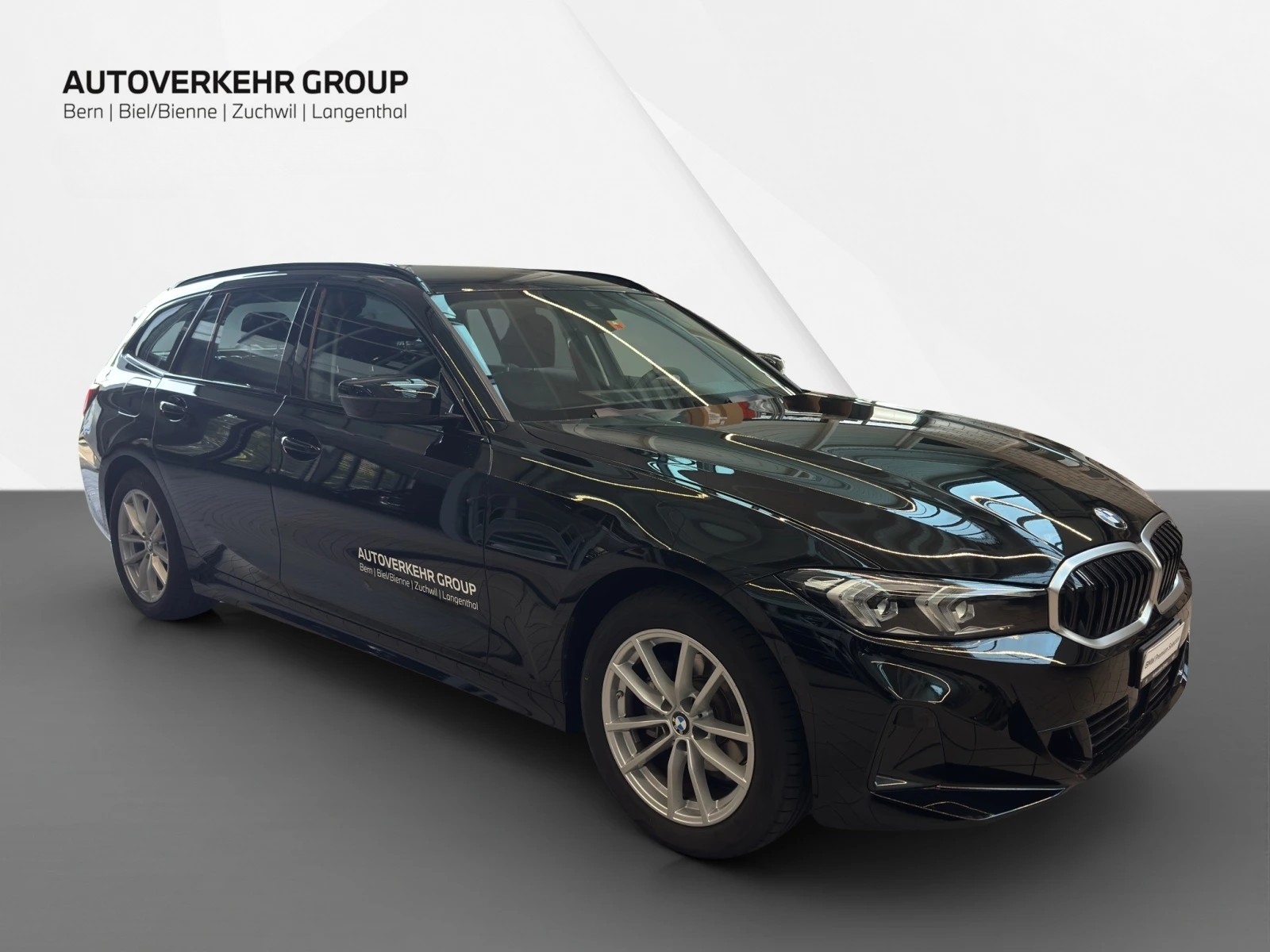 BMW 318i Touring-image-7